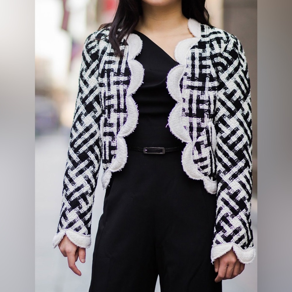 Marc Jacobs Tweed Blazer with Scalloped finish Size 6